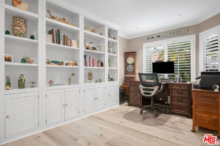 4445 Antigua Way, Oxnard, California 93035