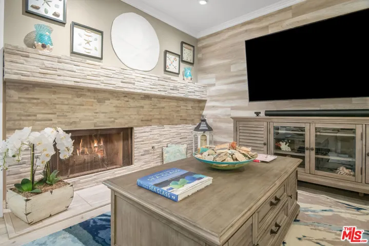 4445 Antigua Way, Oxnard, California 93035
