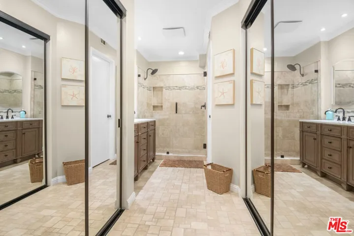 4445 Antigua Way, Oxnard, California 93035