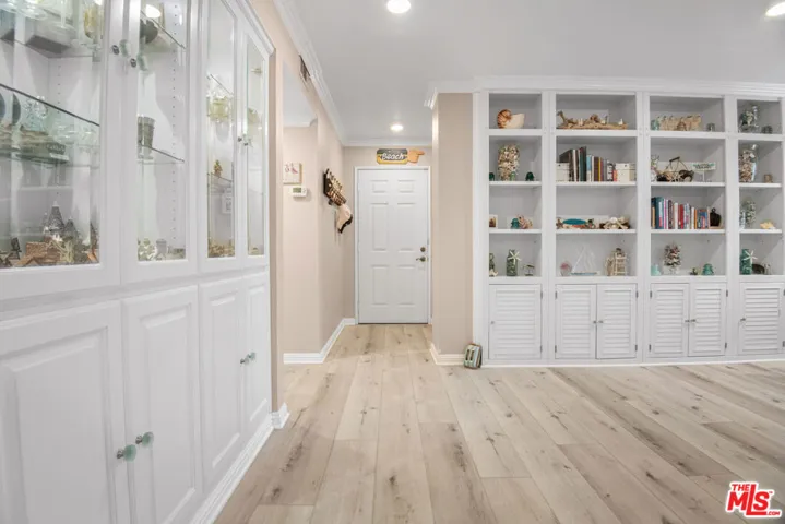 4445 Antigua Way, Oxnard, California 93035