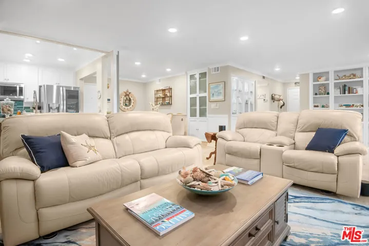 4445 Antigua Way, Oxnard, California 93035