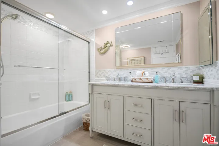 4445 Antigua Way, Oxnard, California 93035