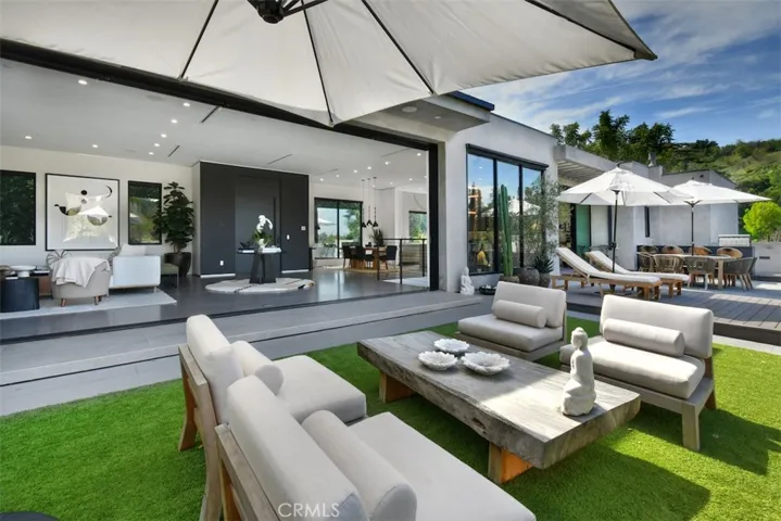14753 Round Valley, Sherman Oaks, California 91403
