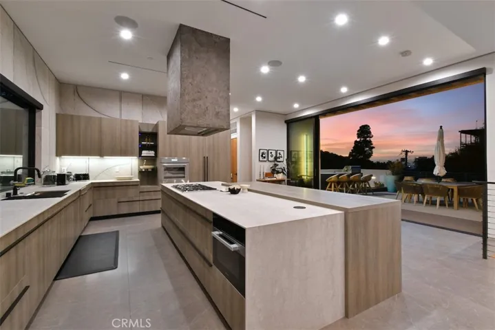 14753 Round Valley, Sherman Oaks, California 91403