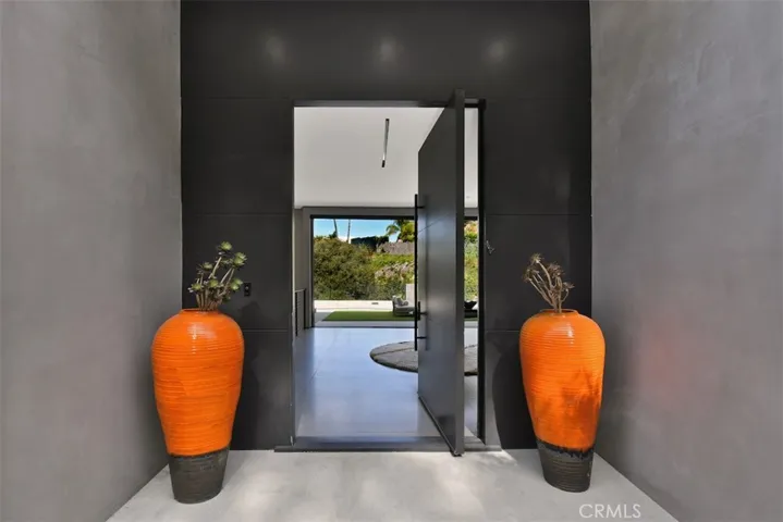 14753 Round Valley, Sherman Oaks, California 91403