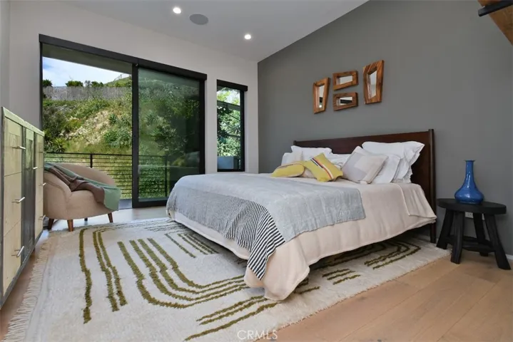 14753 Round Valley, Sherman Oaks, California 91403