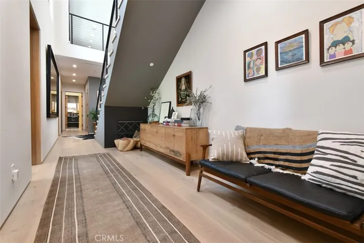 14753 Round Valley, Sherman Oaks, California 91403