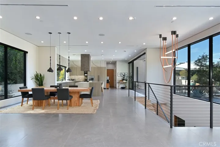 14753 Round Valley, Sherman Oaks, California 91403