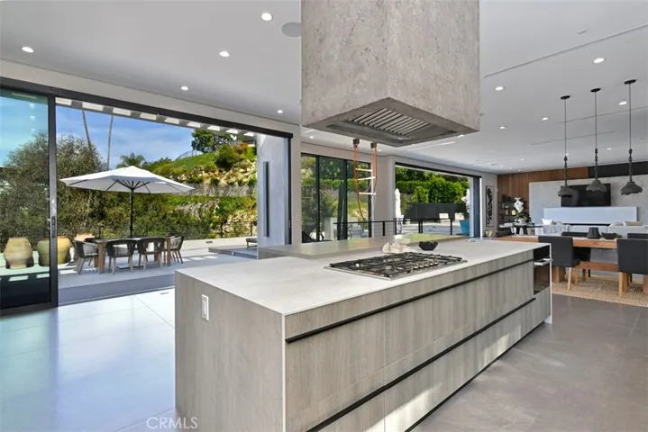 14753 Round Valley, Sherman Oaks, California 91403