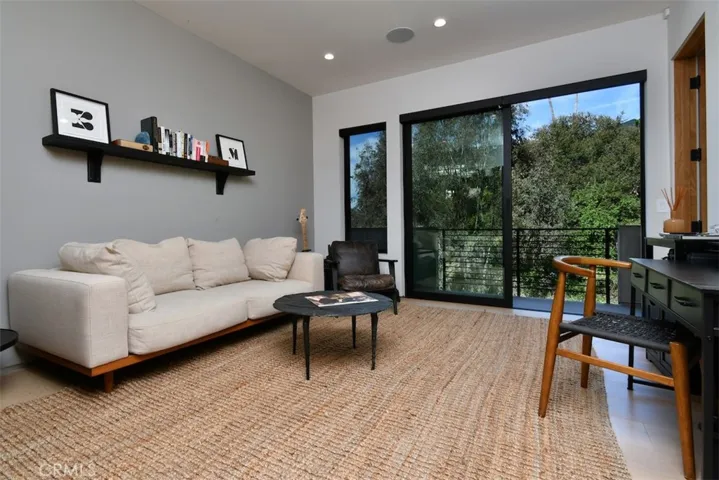 14753 Round Valley, Sherman Oaks, California 91403