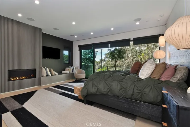 14753 Round Valley, Sherman Oaks, California 91403