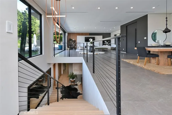 14753 Round Valley, Sherman Oaks, California 91403