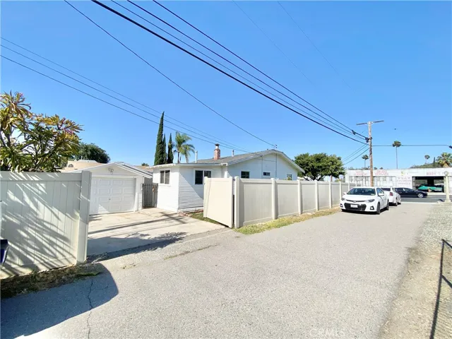 412 E Grand Boulevard, Corona, California 92879