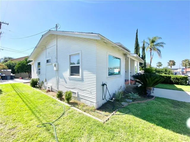 412 E Grand Boulevard, Corona, California 92879