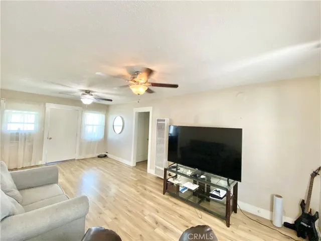 412 E Grand Boulevard, Corona, California 92879