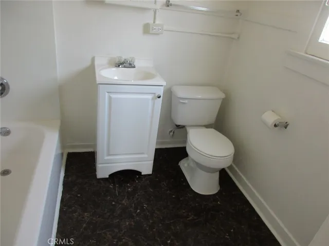 3080 - BATHROOM
