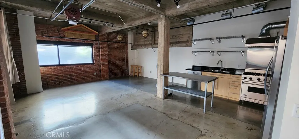 835 Locust Avenue 108, Long Beach, California 90813