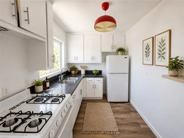 Virtually staged