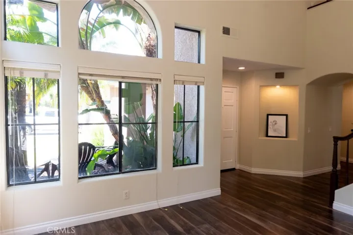 Living room windowscape