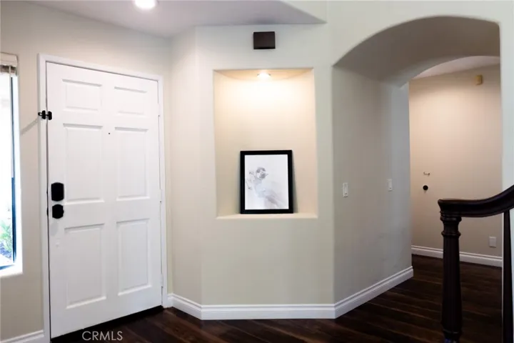 Front door and decorator's niche