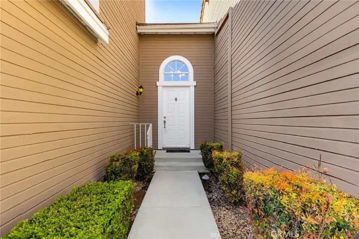 555 Canyon Hill, San Dimas, California 91773