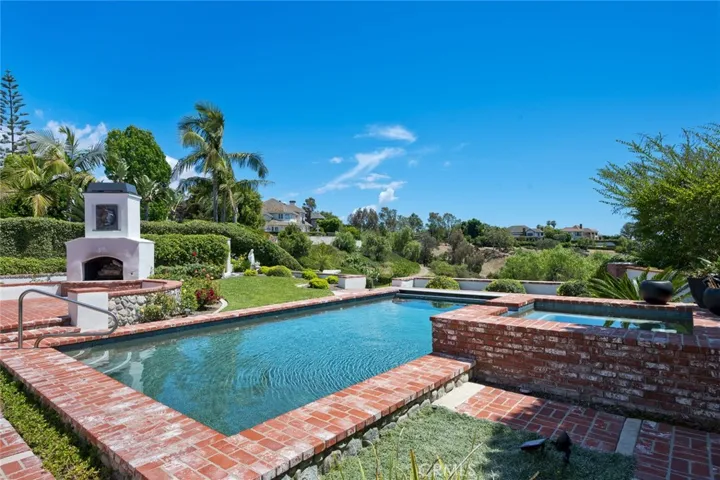 25402 Gallup Circle, Laguna Hills, California 92653