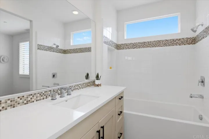 2511 State Street, Carlsbad, California 92008
