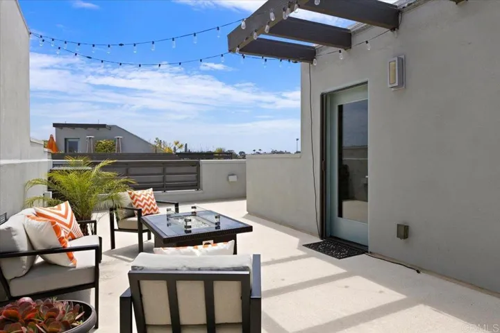 2511 State Street, Carlsbad, California 92008