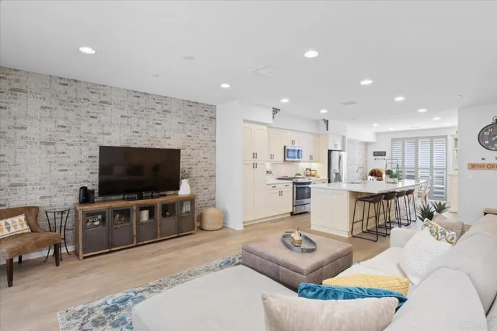 2511 State Street, Carlsbad, California 92008