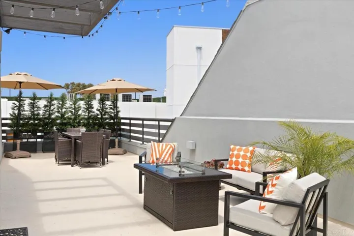 2511 State Street, Carlsbad, California 92008