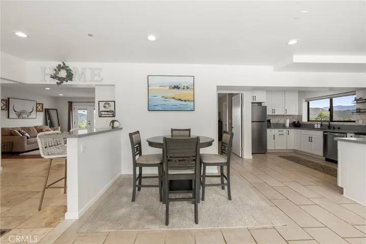 2160 Puerto Del Mundo, Fallbrook, California 92028
