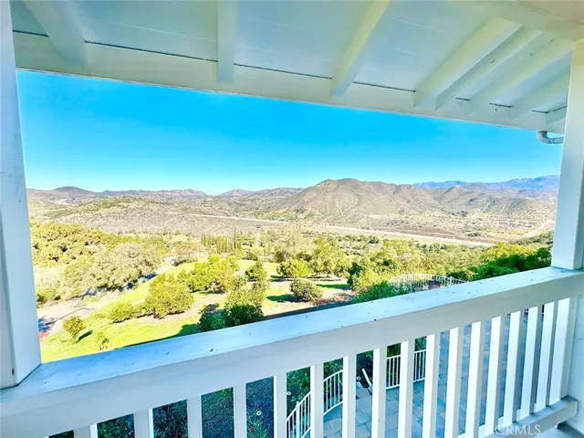 2160 Puerto Del Mundo, Fallbrook, California 92028