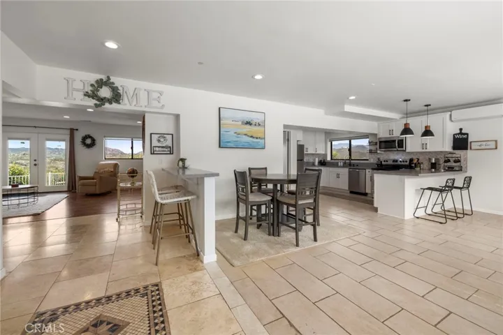 2160 Puerto Del Mundo, Fallbrook, California 92028