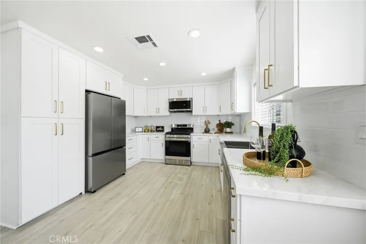 305 N College Drive, La Habra, California 90631