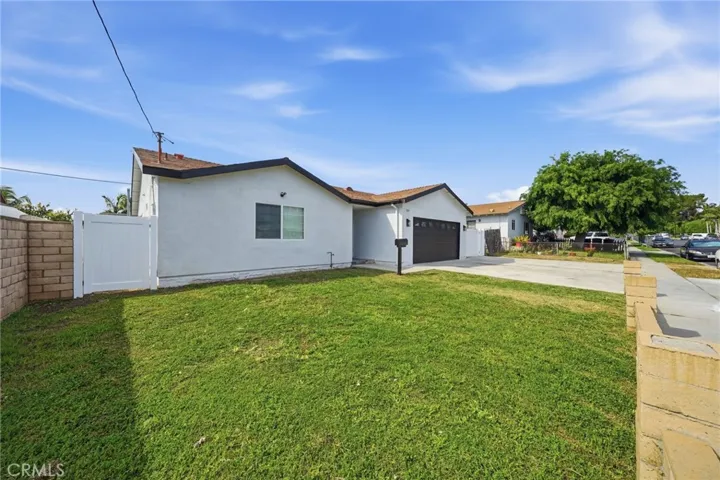 305 N College Drive, La Habra, California 90631