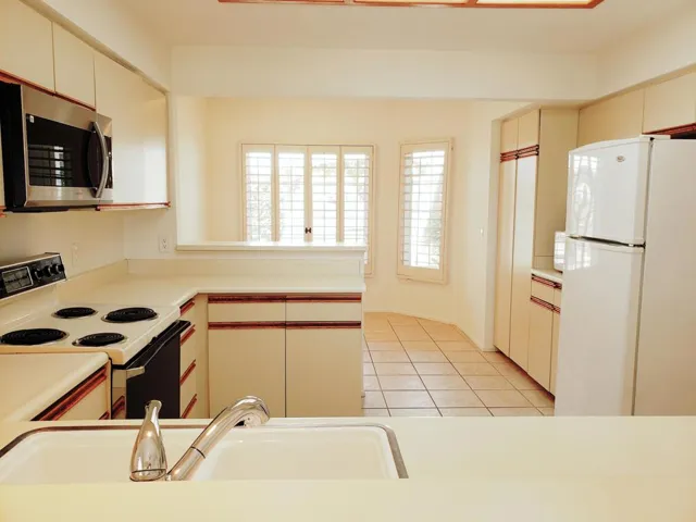 274 VRCE Kitchen