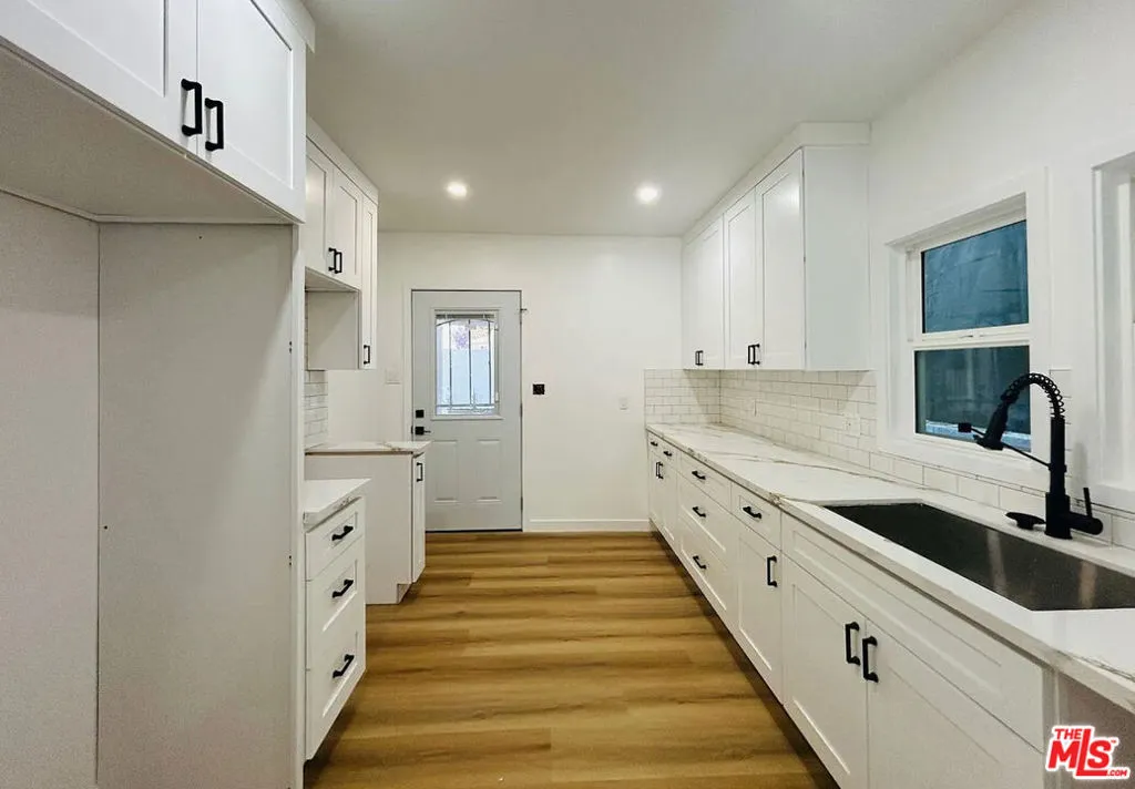 14726 Friar Street, Van Nuys, California 91411 — photo 5