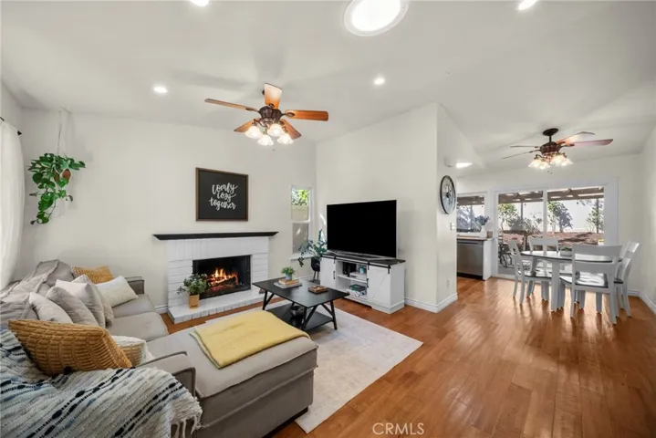 This fireplace flames have been virtually added.