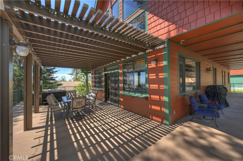 Relaxing Wraparound Back Deck