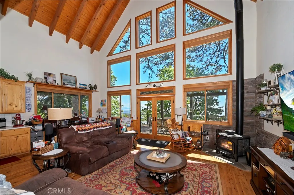 Family Room

Photo Has Been Digitally Altered