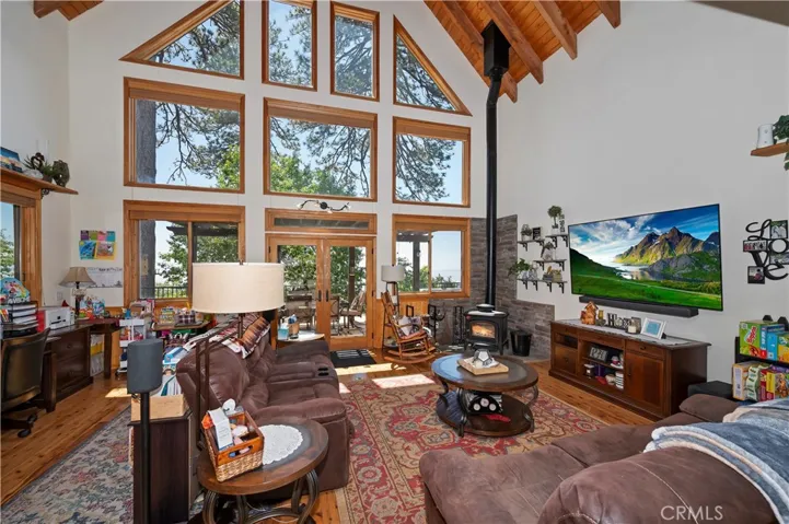 Beautiful Towering Family Room

Photo Has Been Digitally Altered
