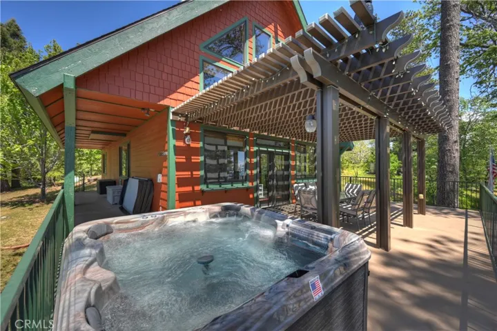 30 Park Drive, Running Springs, California 92382