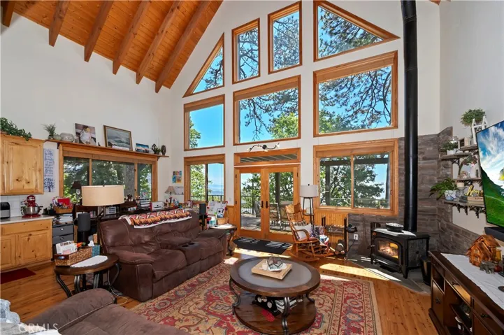 Family Room

Photo Has Been Digitally Altered