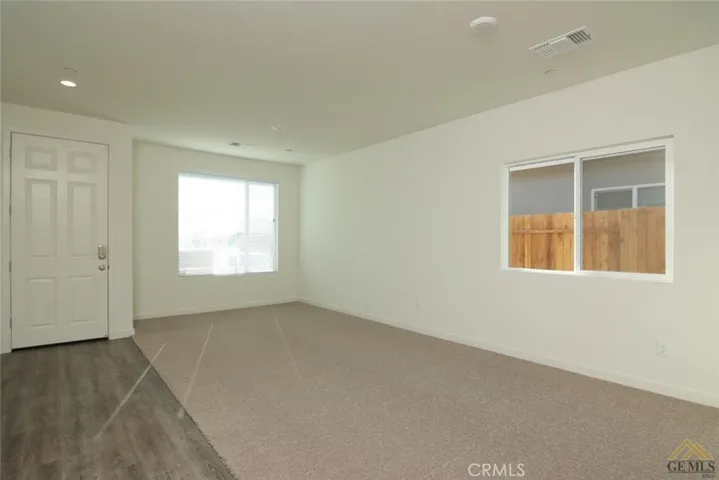 802 Kidlington Court, Bakersfield, California 93307