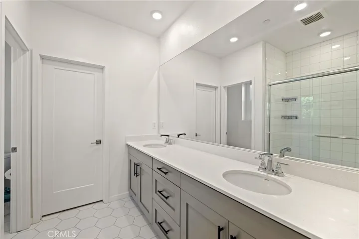 Large Walk in Closet
