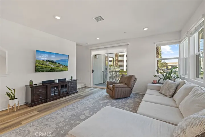 Living Room (Second level)