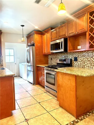 6517 White Oak Ave, Reseda, California 91335