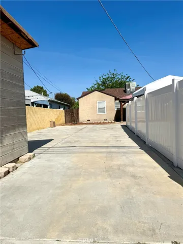 6517 White Oak Ave, Reseda, California 91335