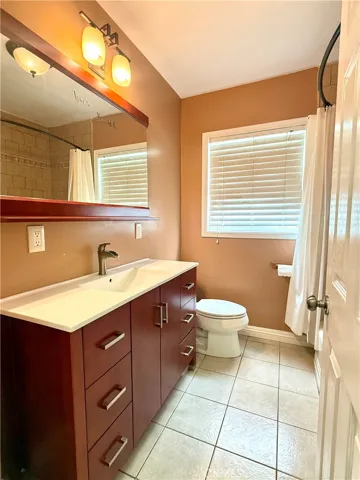 6517 White Oak Ave, Reseda, California 91335