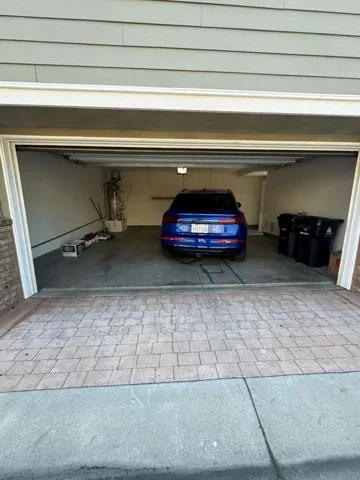 2-CAR GARAGE
